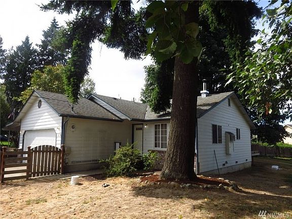 2nd image of 207 203rd Pl SW