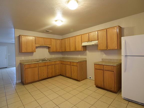 4th image of 2508 Hancock Dr #A