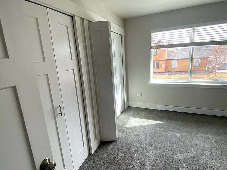 1095 North 14th Avenue — Photo 12