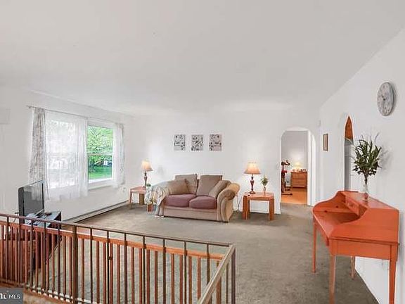 2nd image of 1672 Pebble Brook Ln