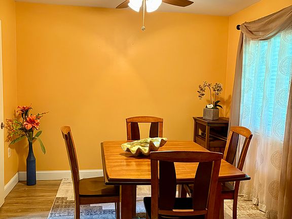 3rd image of 18617 Walkers Choice Rd APT 1