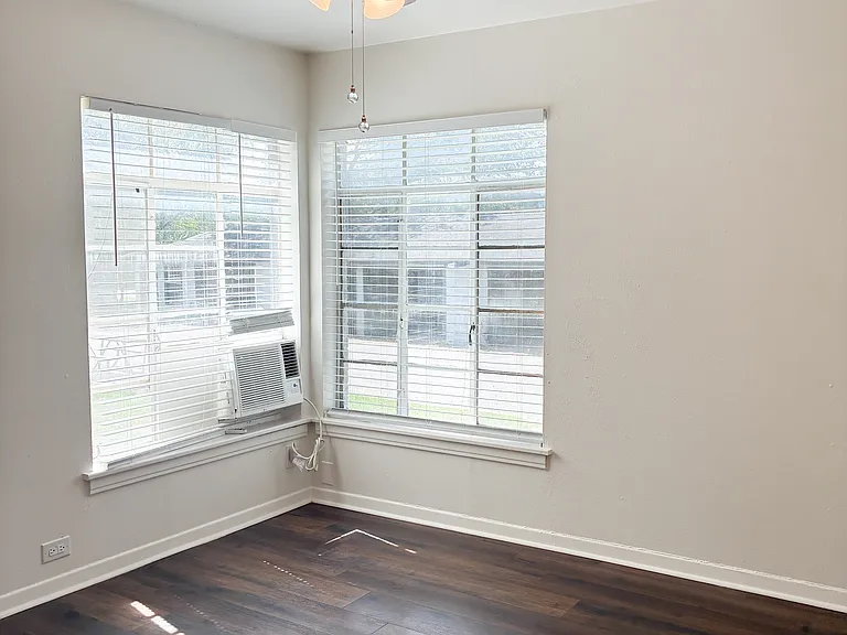 110 W Oakview Pl #2 — Photo 10