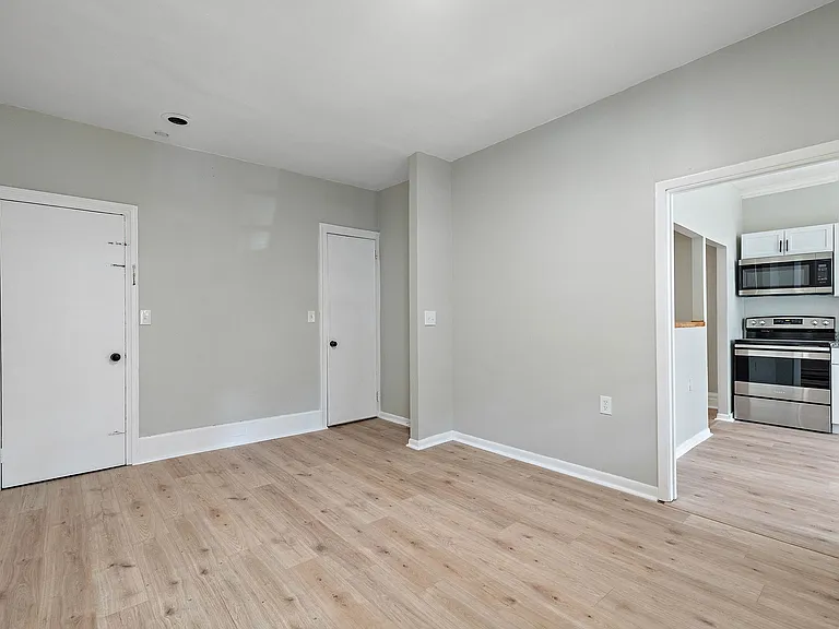901 N Franklin St #1 — Photo 4