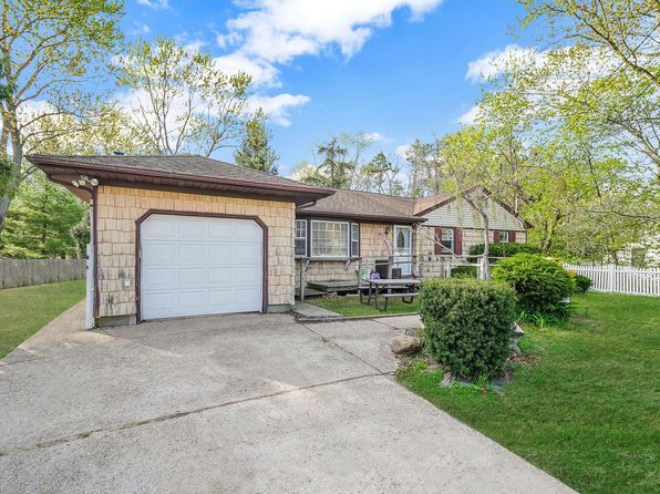 210 Oakdale Bohemia Road, Bohemia, NY 11716