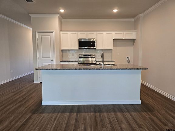 2nd image of 324 Erica Way