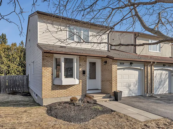 1059 Avignon Ct, Ottawa, ON K1C 2N4