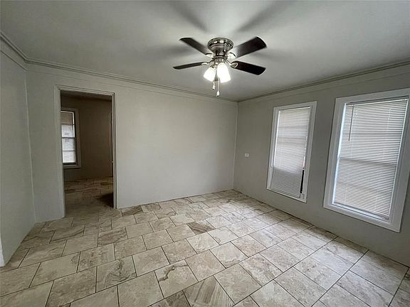 2nd image of 202 S Campbell St