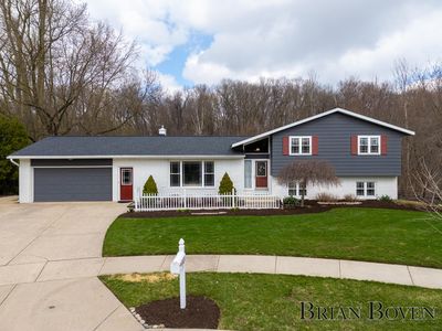 3434 Waterford Ct NE, Grand Rapids, MI, 49525