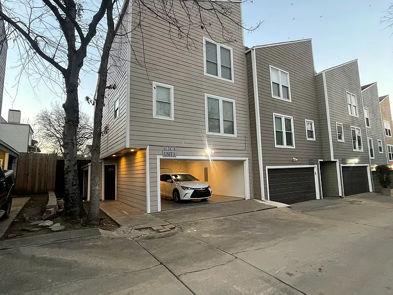 5815 Phoenix Dr #3 — Photo 2