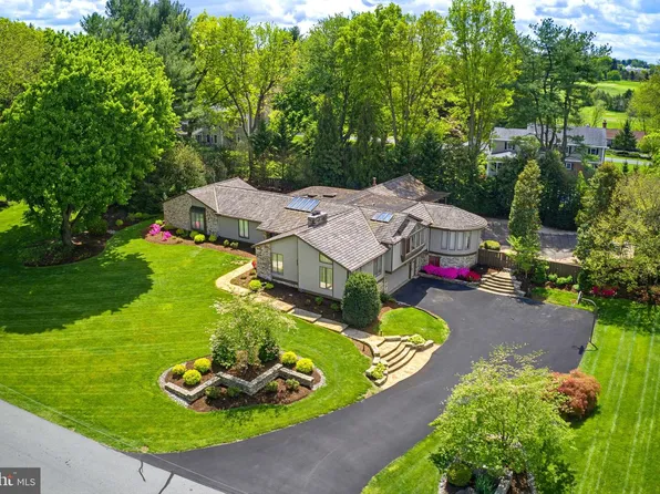 260 Brook Farms Rd, Lancaster, PA 17601