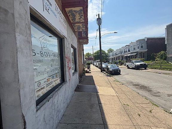 3rd image of 5318 W Girard Ave