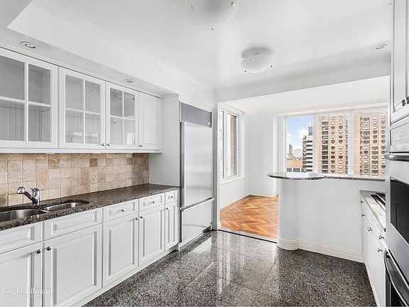 5th image of 15 W 63rd St APT 23A