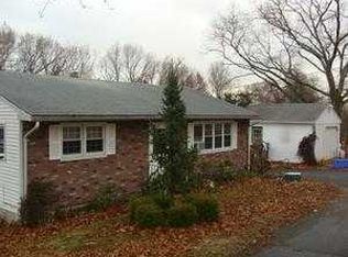 35 Hilltop Dr, Branford, CT 06405