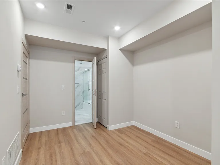 920 Marshall St #1 — Photo 6