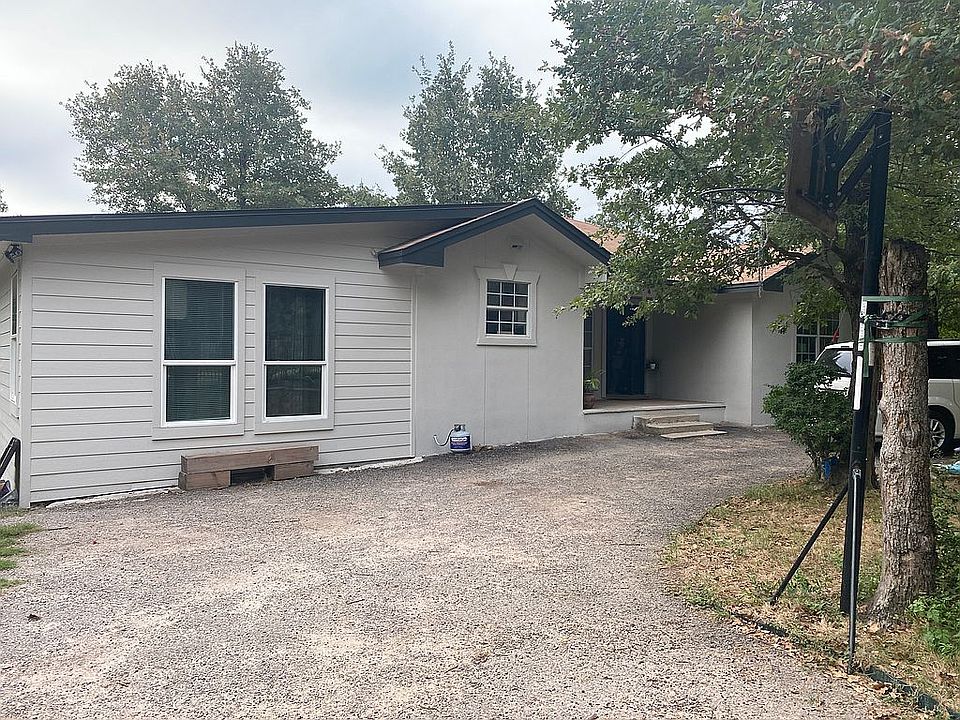 1st image of 135 Meadowood Dr