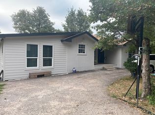 135 Meadowood Dr, Bastrop, TX 78602