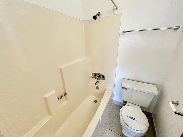 3917 Spring Dr #5 — Photo 9