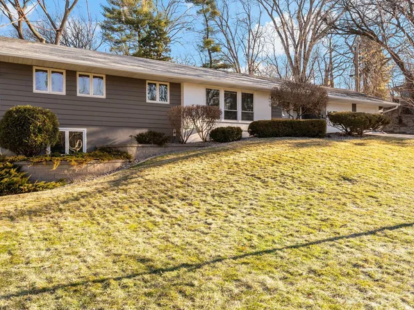 8134 Knoll St N, Minneapolis, MN 55427