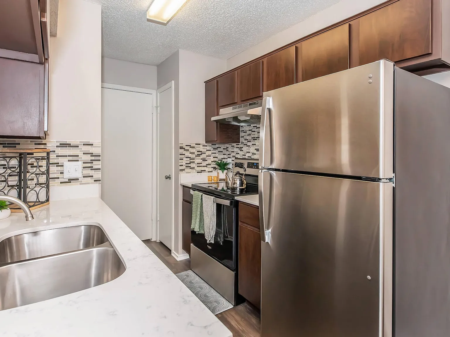 Eagle's Point Apartments — Photo 4