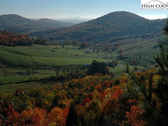 4th image of 21 Twin Oaks Mountain Boulevard