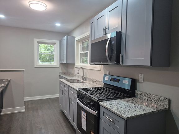 4th image of 4545 Tyler St