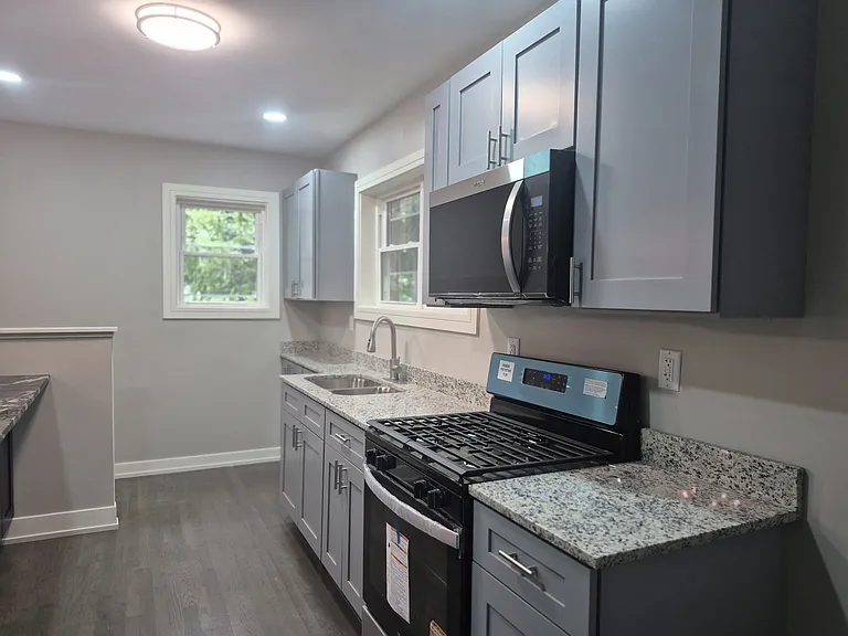 4545 Tyler St — Photo 4