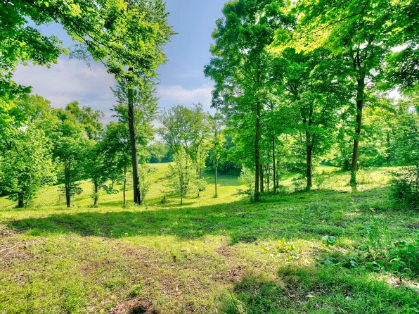 8069 Howe Rd, Burlington, KY 41005