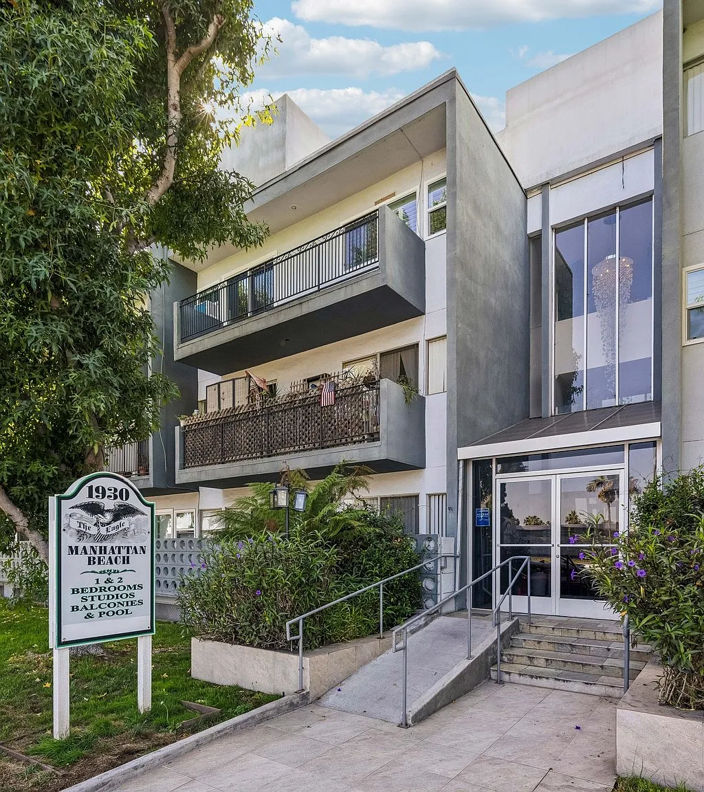 Eagle Apartments — Photo 2