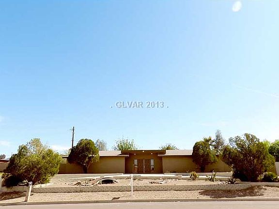 2nd image of 211 W Sherwood Dr