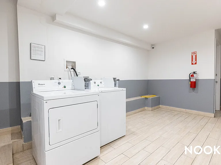 818 Woodward Ave #2L — Photo 19