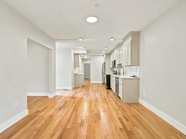 4 Mayhew St #C — Photo 4