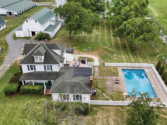 4th image of 11605 Parkgate Dr