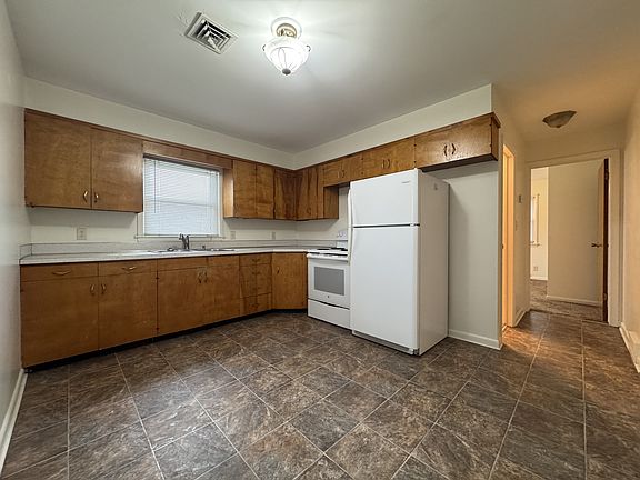 2nd image of 1103 11th Ave #11228231