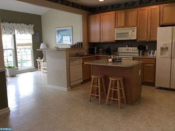 5th image of 27 N Cummings Dr