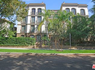 132 S Crescent Dr APT 402, Beverly Hills, CA 90212