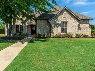 205 Circle Club Ln, Longview, TX 75602