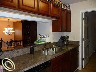 3rd image of 52268 Naugatuck Dr