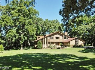 180 Gromer Rd, Elgin, IL 60120