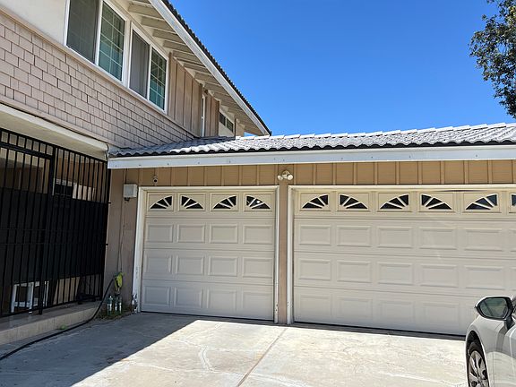 3rd image of 17215 Grayland Ave