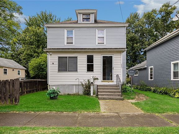 2nd image of 223 E Elm St