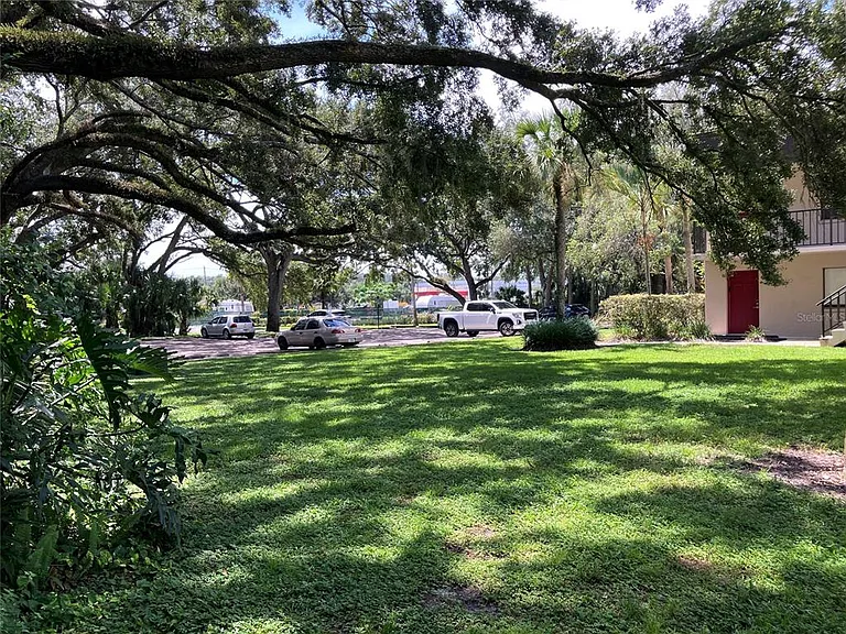 11703 Raintree Village Blvd #B — Photo 51