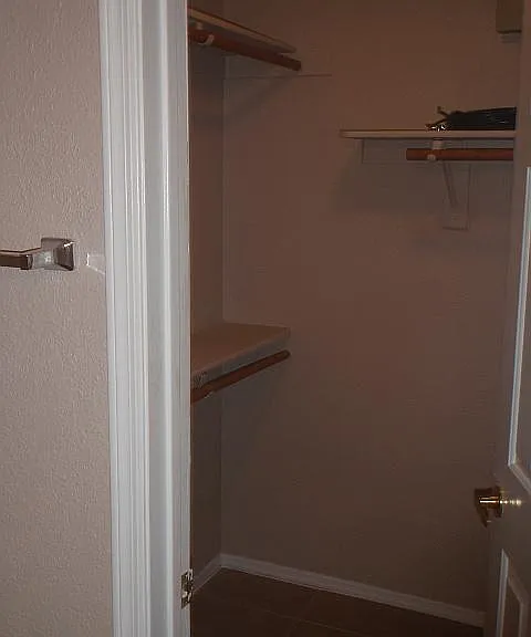 3398 Fountain Palm Dr — Photo 6