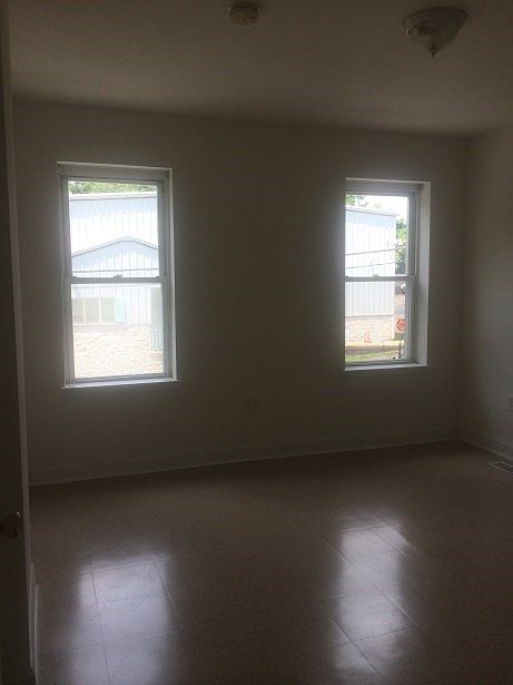 2nd image of 409 E Lynne Ave