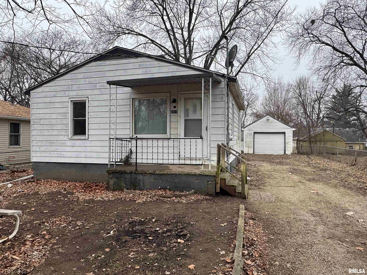 2019 S Elizabeth St photo 1