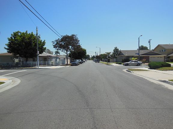 4th image of 4297 Lavinia Ave