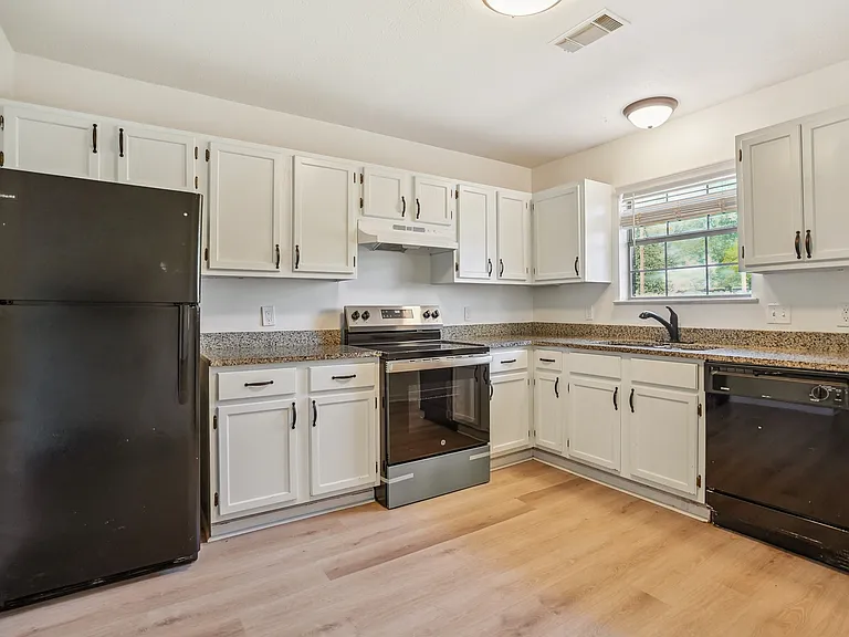 509 Polk St #A — Photo 10