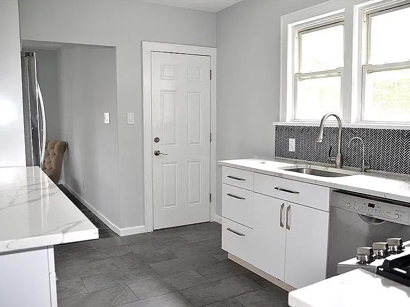 2 bed, 1000 sqft, $2,999 — Photo 3