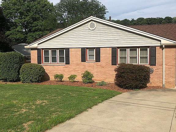2nd image of 1147 Lakeview Rd NW