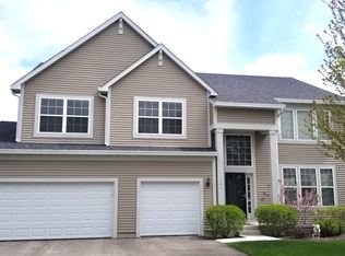 1795 Prairie Ridge Cir, Lindenhurst, IL 60046