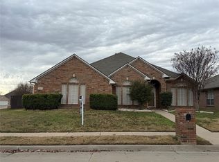 8617 Shadow Trace Dr, Fort Worth, TX 76244